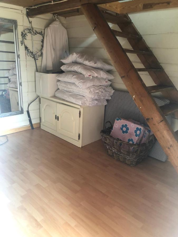 Stabbur Steinbekken, Back To Basic Primitive Overnight Eidsvoll المظهر الخارجي الصورة